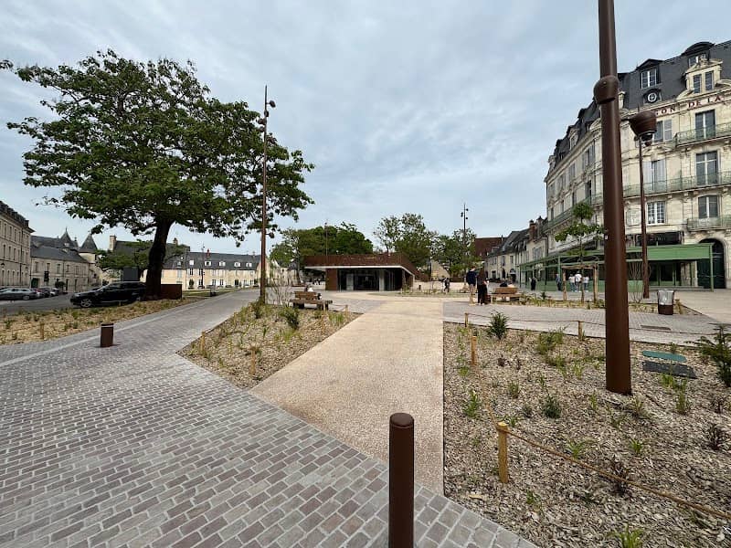 Place Cujas - Image 1