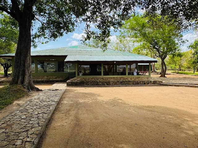 Yala Crocodile Park Bungalow - Image 1