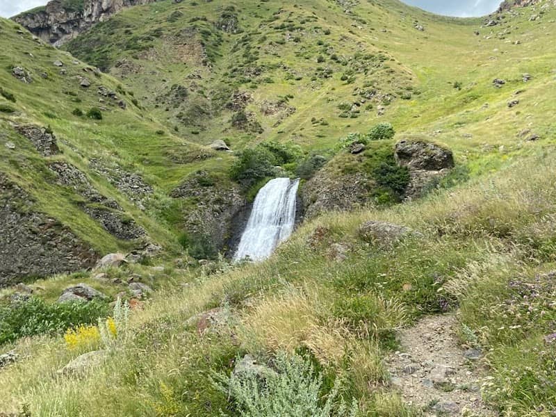 Toti Waterfall - Image 1