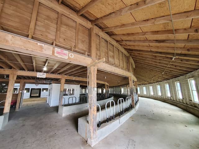 World's Largest Round Barn - Image 1