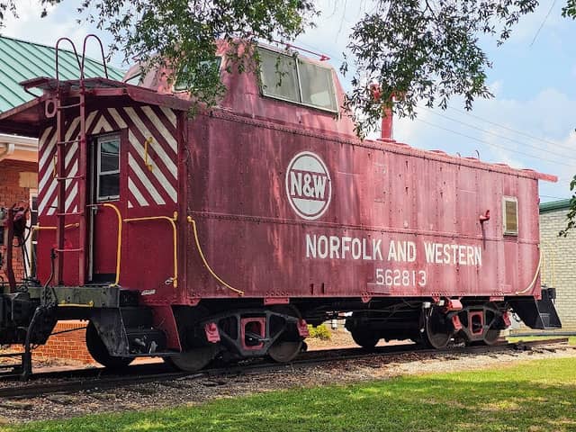 South Hill Chamber of Commerce, Tourist Information Center, & Train Museum - Image 1