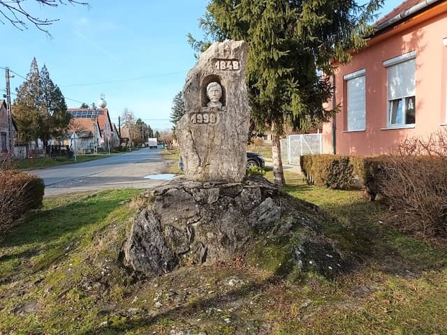 1848–49-es forradalom és szabadságharc emlékműve - Image 1