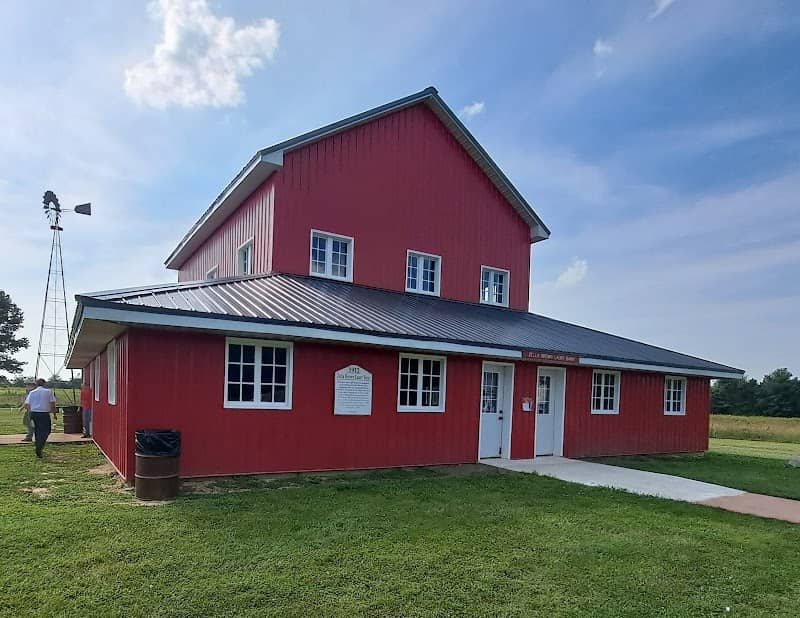 Laury Barn - Image 1