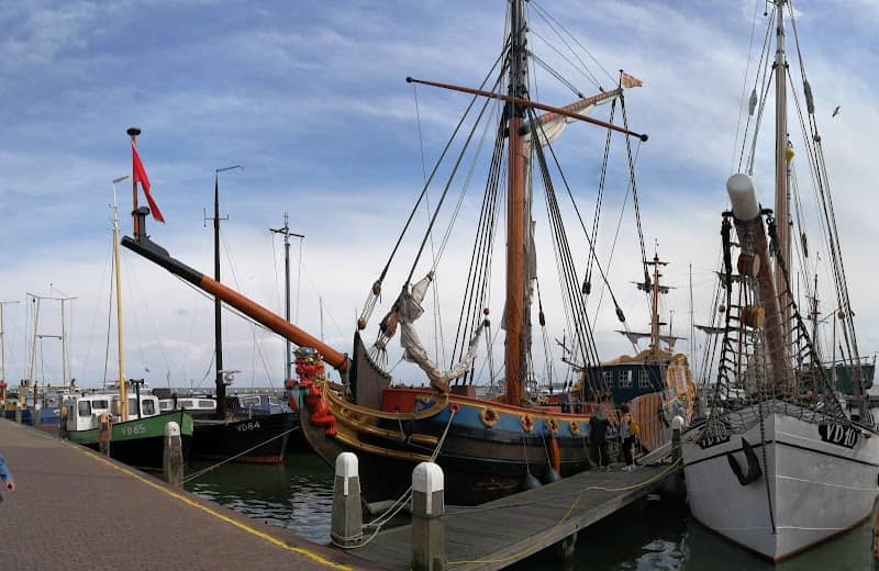 Experience Volendam: Historical Museum and Photography studio - Image 1
