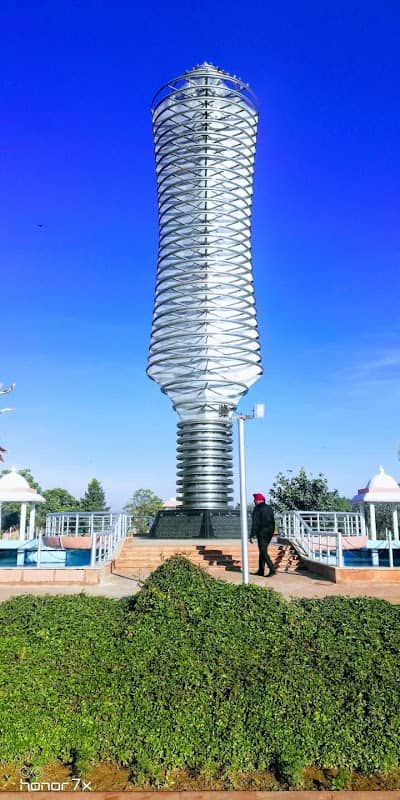 Minar-e-Mukte - Image 1