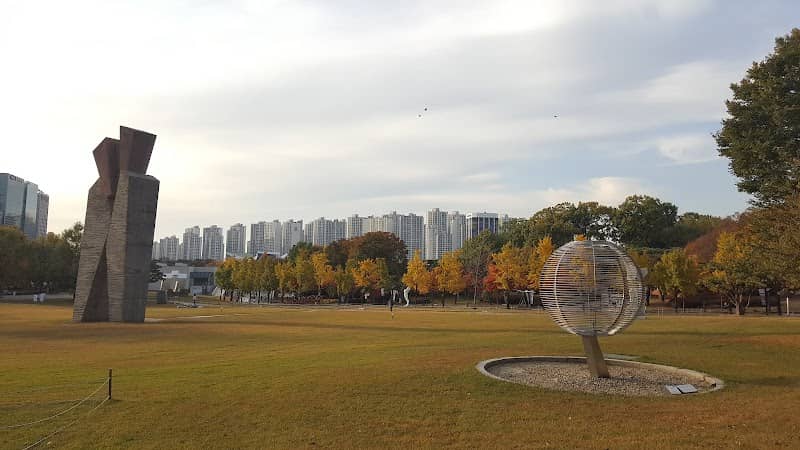 Sculpture Park - Image 3