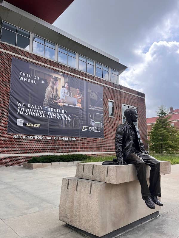 Neil Armstrong Statue - Image 2
