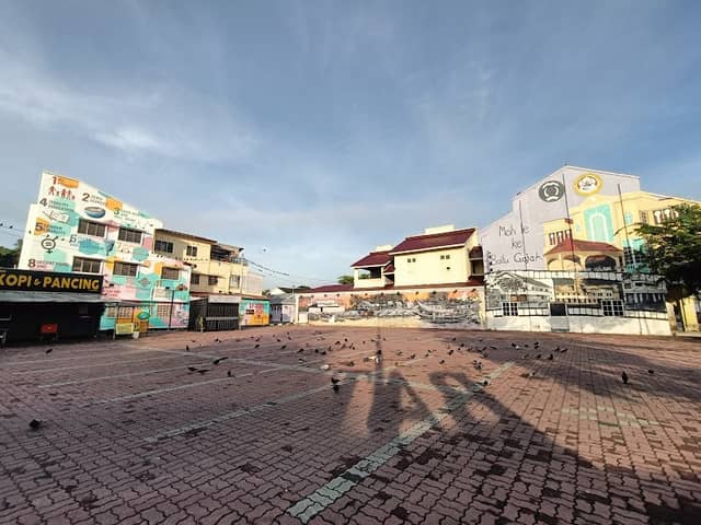 Batu Gajah - Image 1