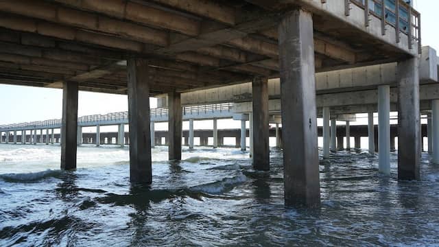 Bob hall pier - Image 1