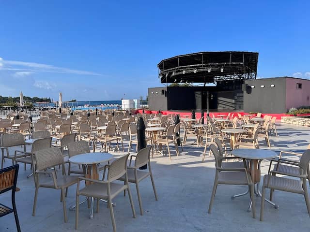 Public open theater - Image 1
