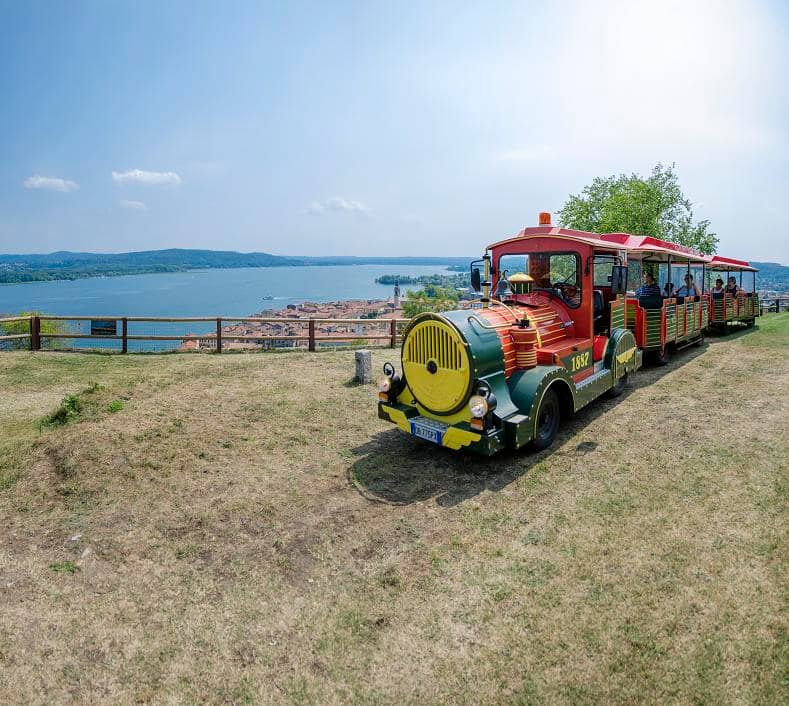 Trenino turistico di Arona - Image 1