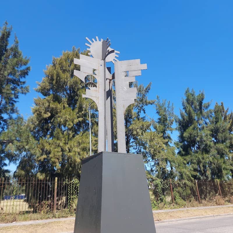 Escultura Abstracta Metálica - Bulevar H.Rivero - Image 1
