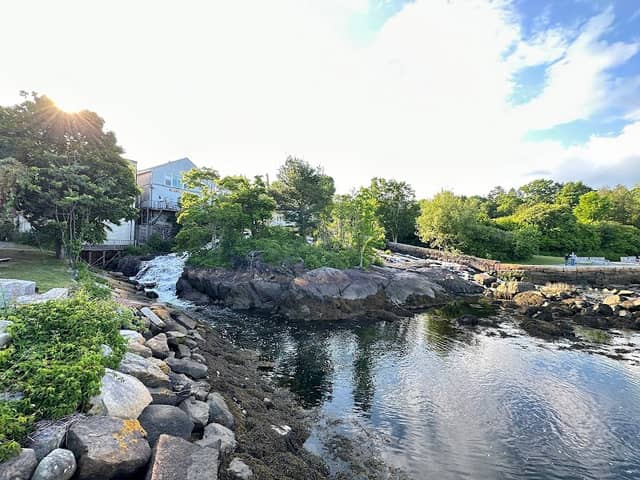 Waterfalls view - Image 1