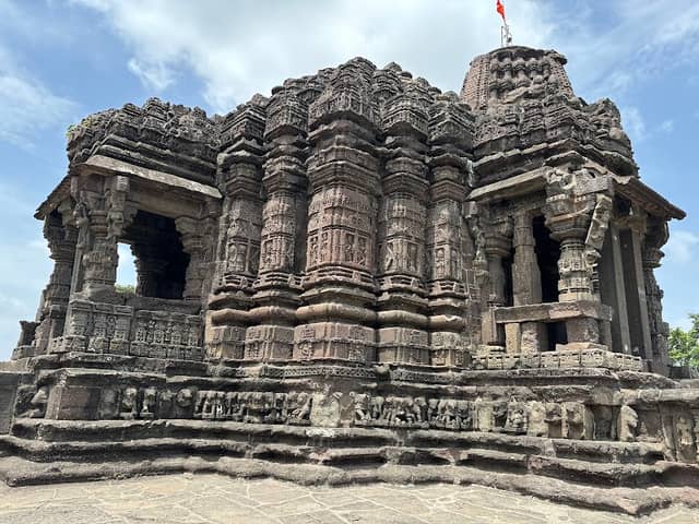Gondeshwar Mahadev Mandir Sinnar Nashik - Image 2
