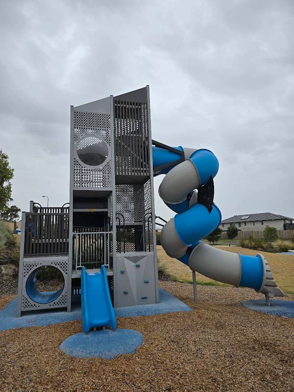 Tanninbrae Drive Park - Image 2