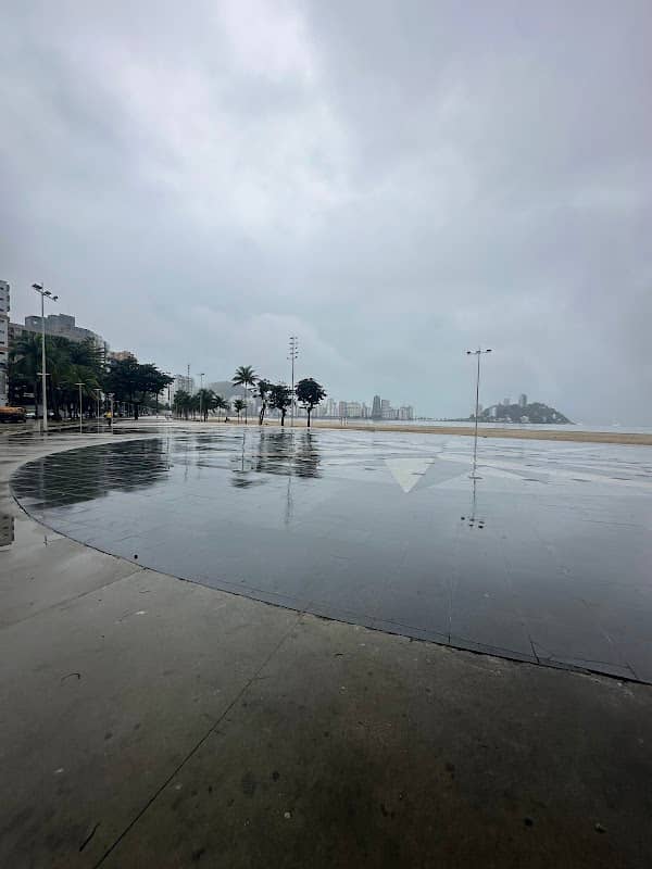 Fonte das Crianças na Praia do Gonzaguinha em São Vicente - Image 1