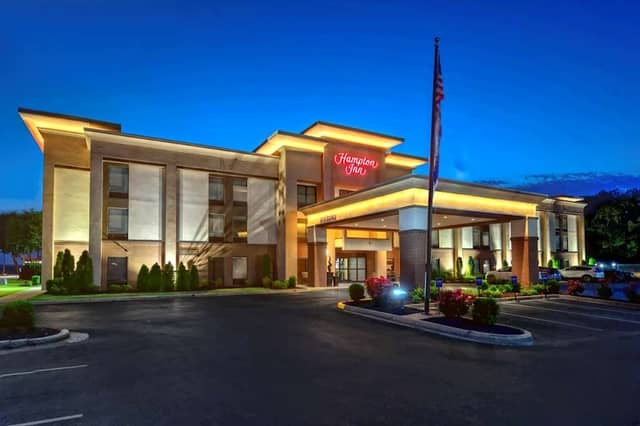 Hampton Inn Batesville - Image 1