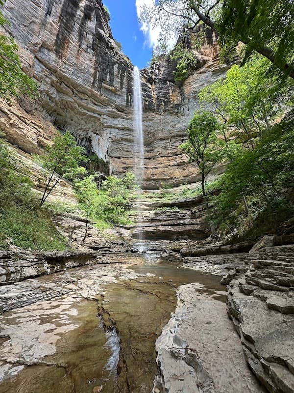Hemmed-In Hollow Falls - Image 3