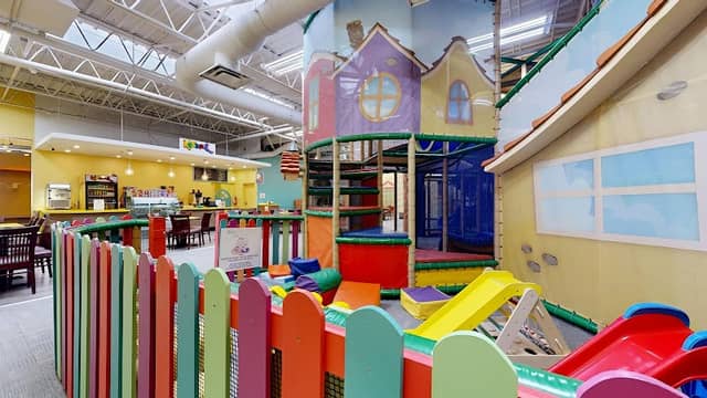 Centre D'amusement Kazoom Café - Image 1