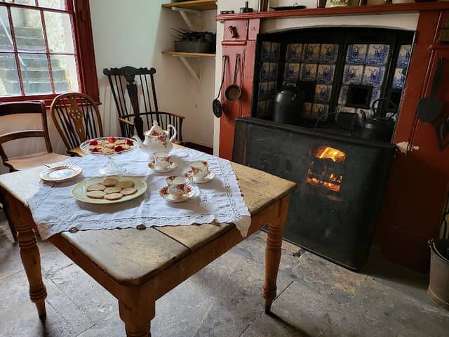 Holst Victorian House - Image 1