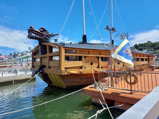 Gangguan Port Turtle Ship - Image 1