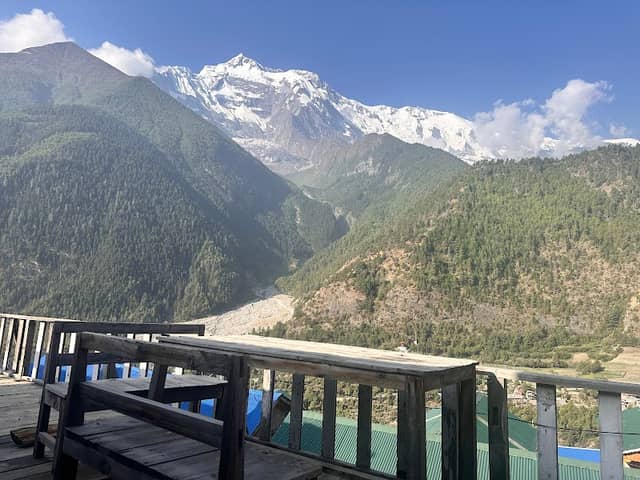 Hill Top Hotel Pisang - Image 1