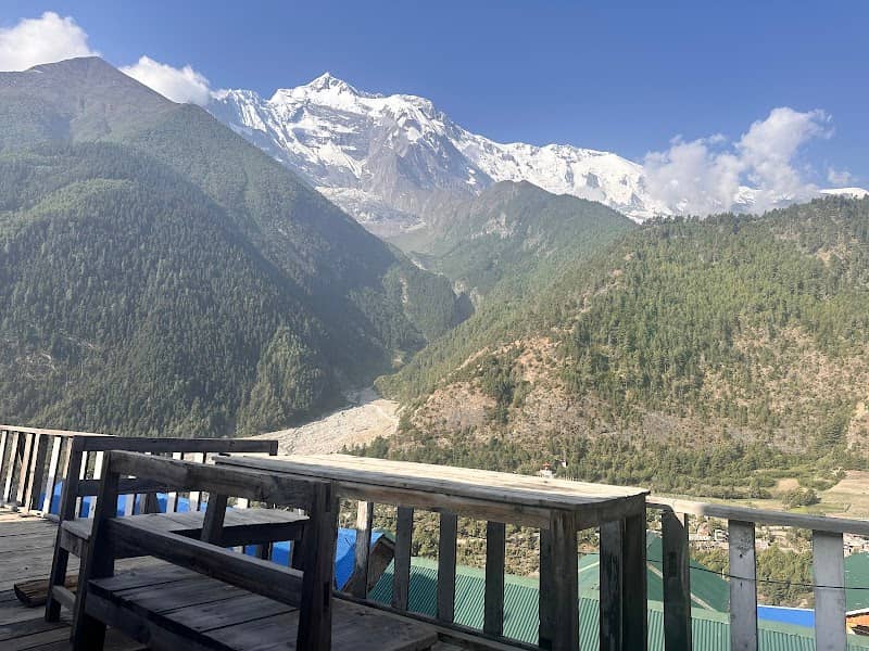 Hill Top Hotel Pisang - Image 1