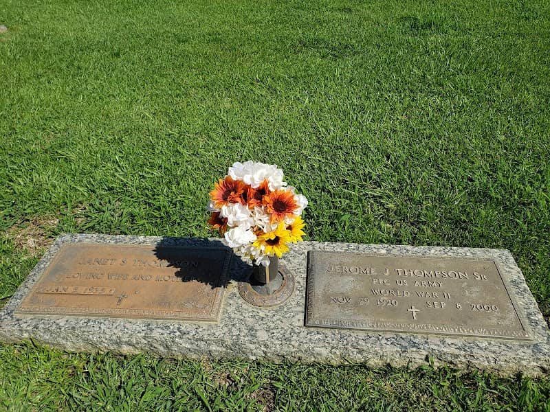 Effingham Memorial Gardens - Image 1