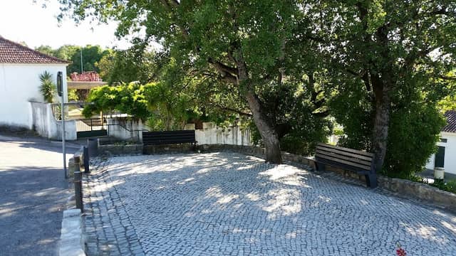 Largo Carvalho do Outeiro - Image 1