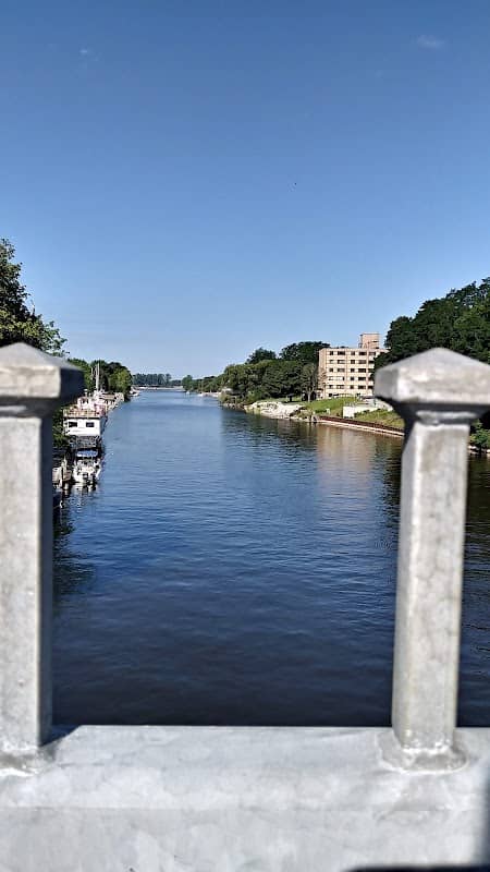 Maple Street Bridge-tenders house - Image 2