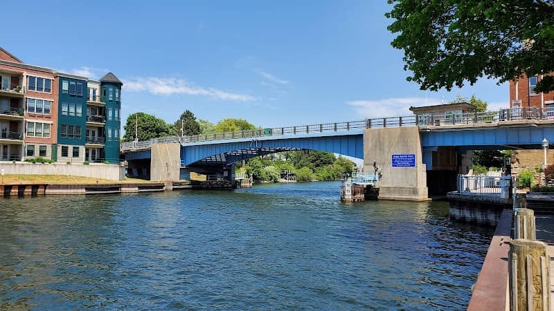 Maple Street Bridge-tenders house - Image 1