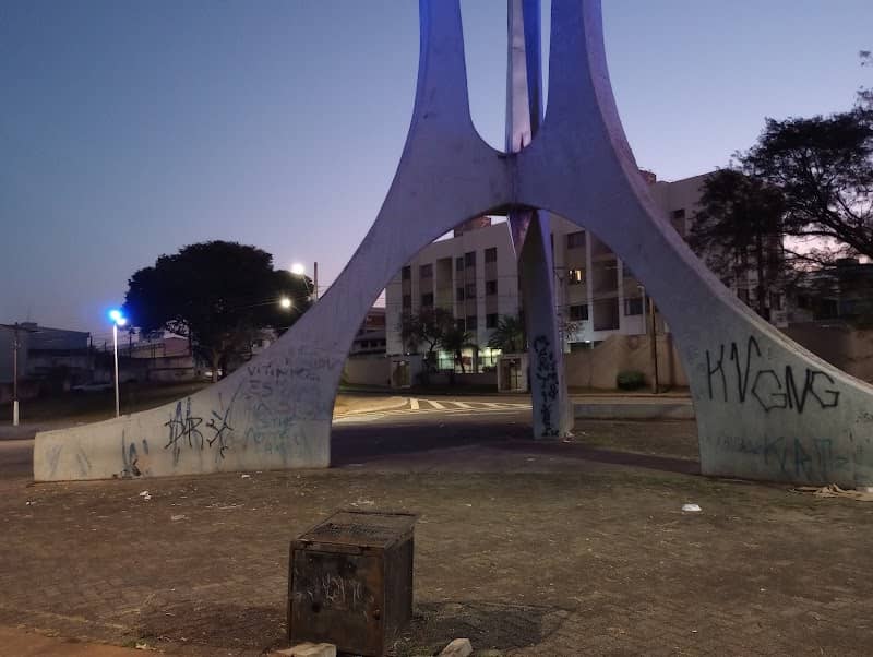 Monumento O Passageiro - Image 1