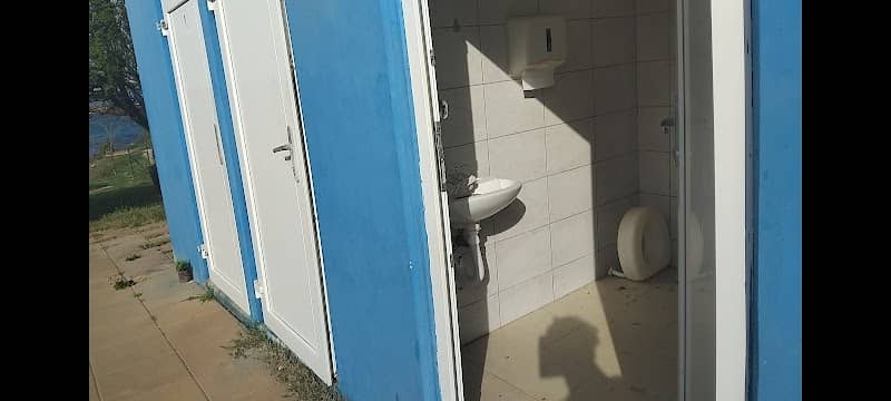 Toilettes Beach Bar - Image 1