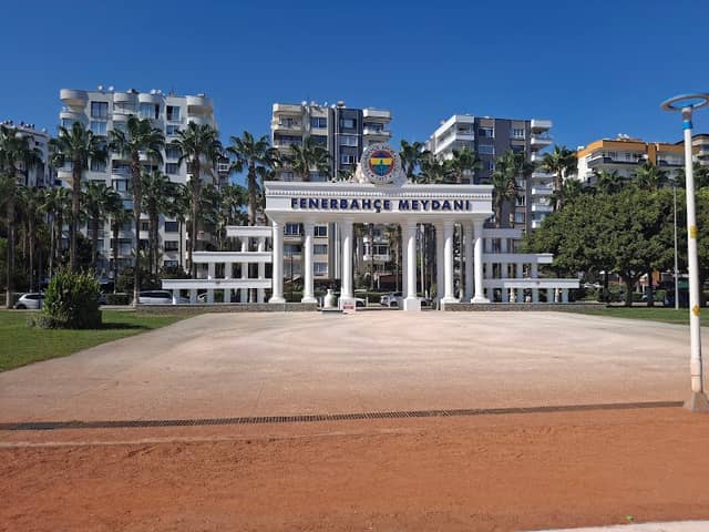 Fenerbahçe Meydanı - Image 1