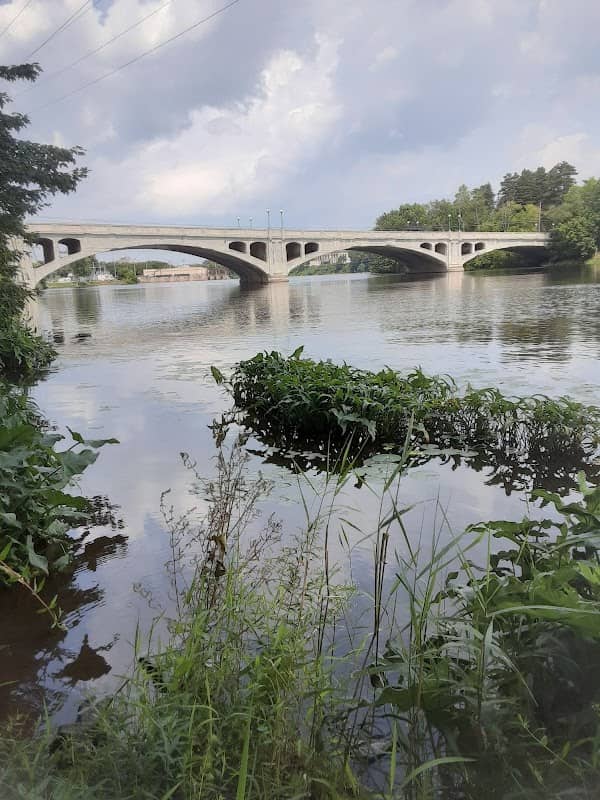 Crescent Place Park - Image 1