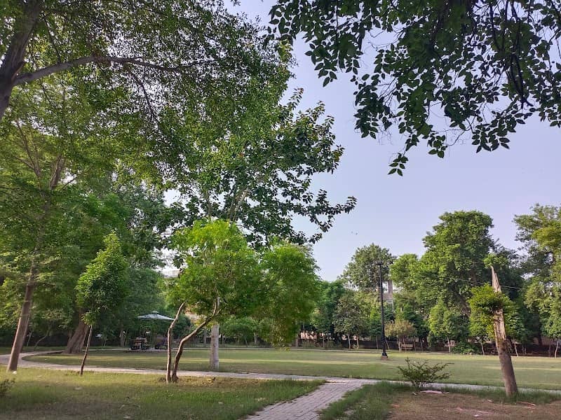 Jalal Park - Image 1