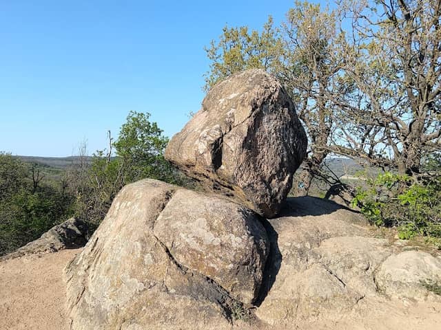 Square boulder - Image 1