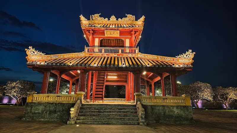 Phu Van Lau - Image 2