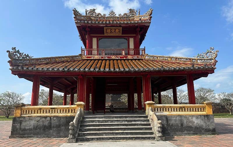 Phu Van Lau - Image 1