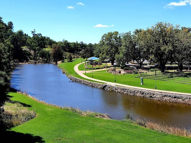 Riverside Park - Image 1