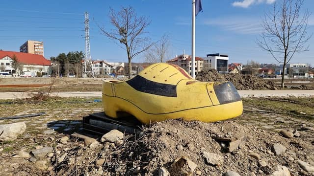 Wooden Shoe - Image 3