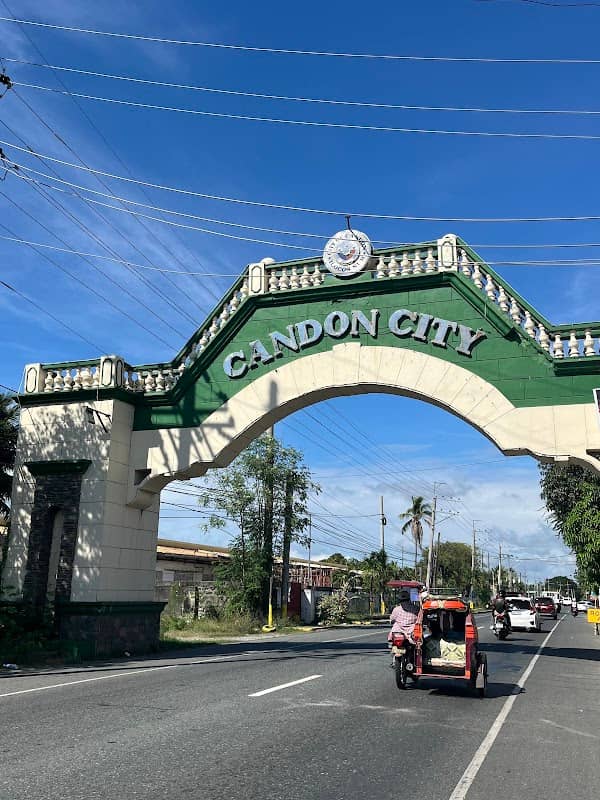 Candon City Arch - Image 1
