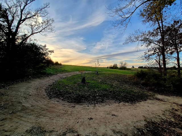 Raptor mountain bike trail head - Image 1