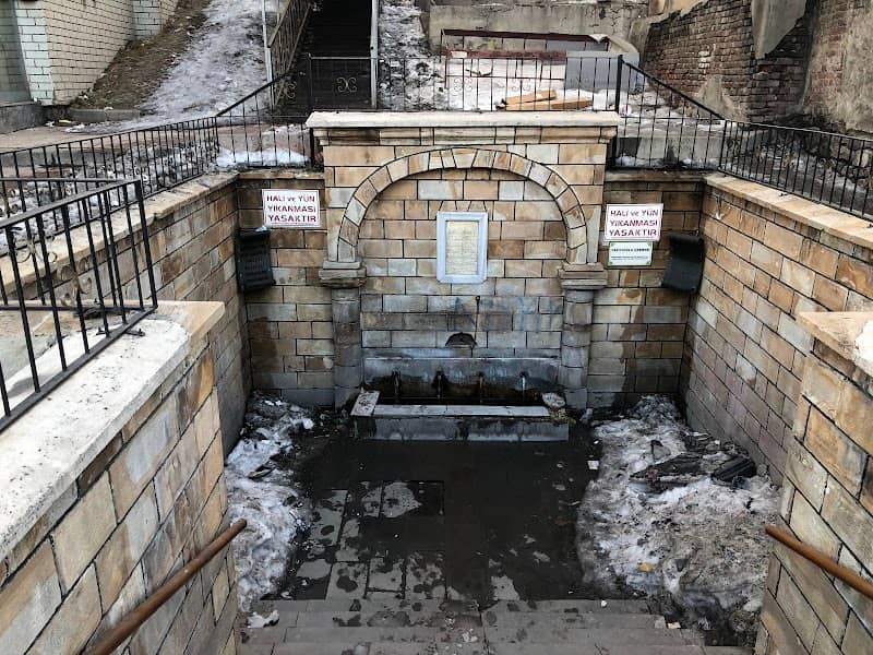 Yazicioglu Fountain - Image 1