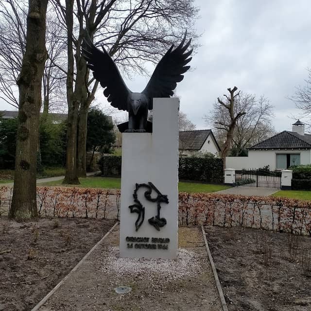 Bevrijdingsmonument Oirschot - Image 1