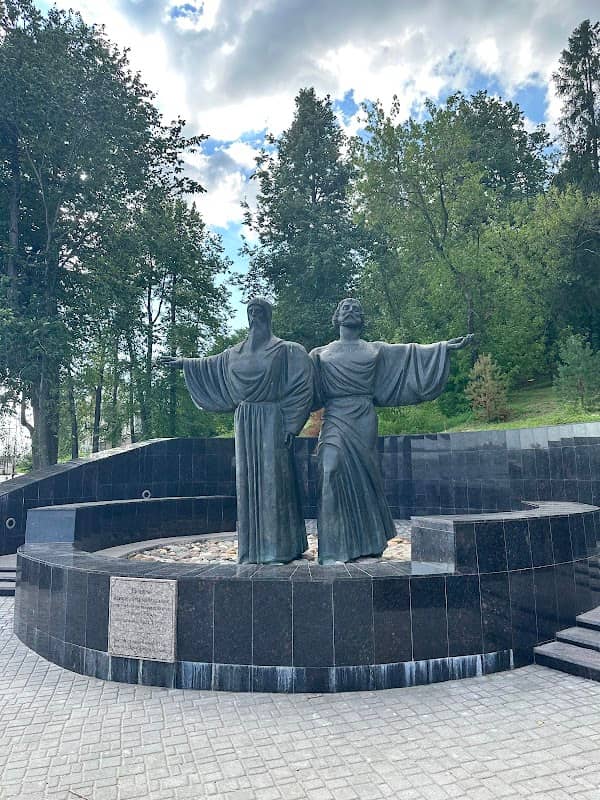 Pamyatnik Osnovatelyam Cherepovtsa Feodosiyu I Afanasiyu - Image 1