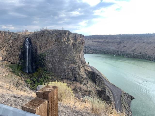 Billy Chinook Falls - Image 1