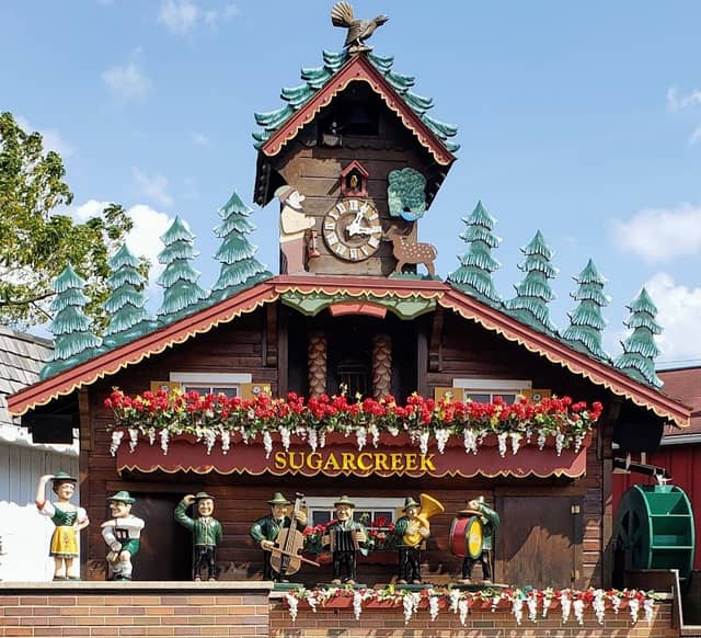 World's Largest Cuckoo Clock - Image 2