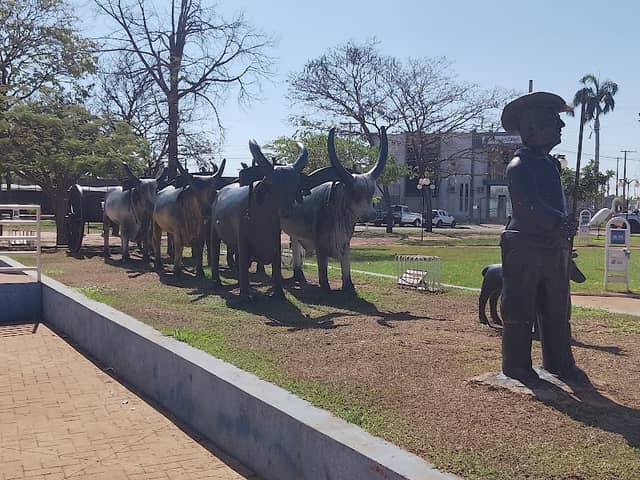 Monumento carro de boi - Image 1