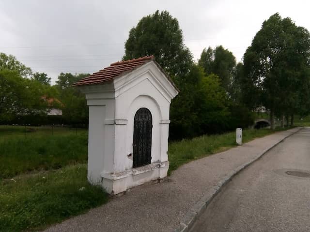 Bildstock mit St. Nepomuk-Statue - Image 3